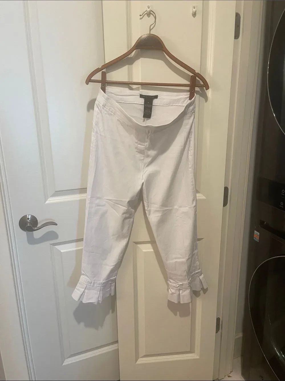 White Women's Ruffle Hem Capri Jeans